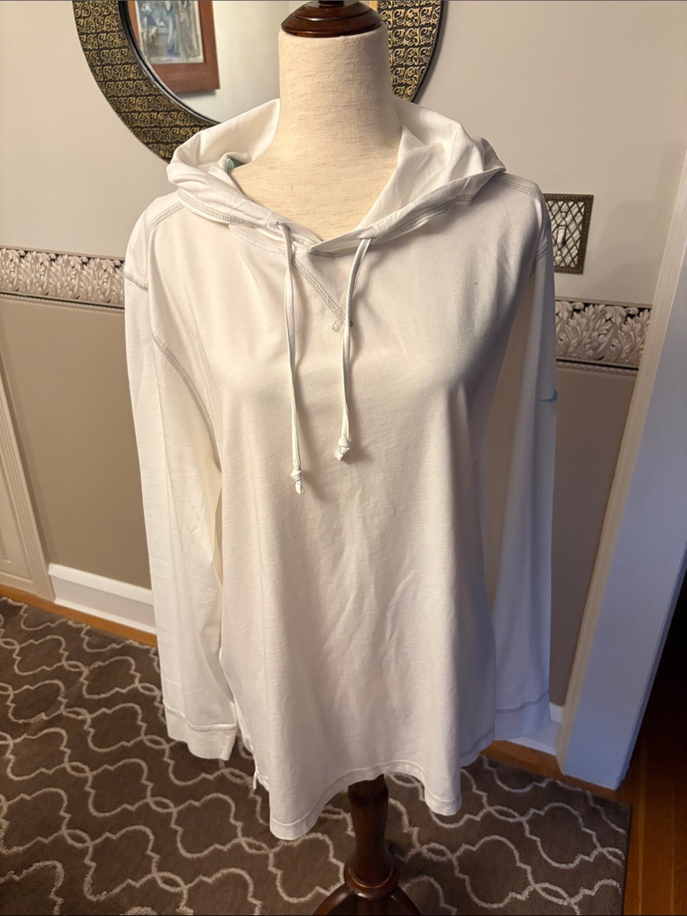 New Tommy Bahama White turquoise  Lightweight Hoodie Pullover never worn XL